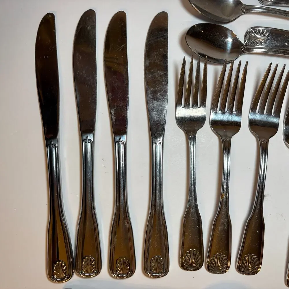 World Tableware COQUILLE Stainless 24 Pc WT Shell Taiwan Flatware Set